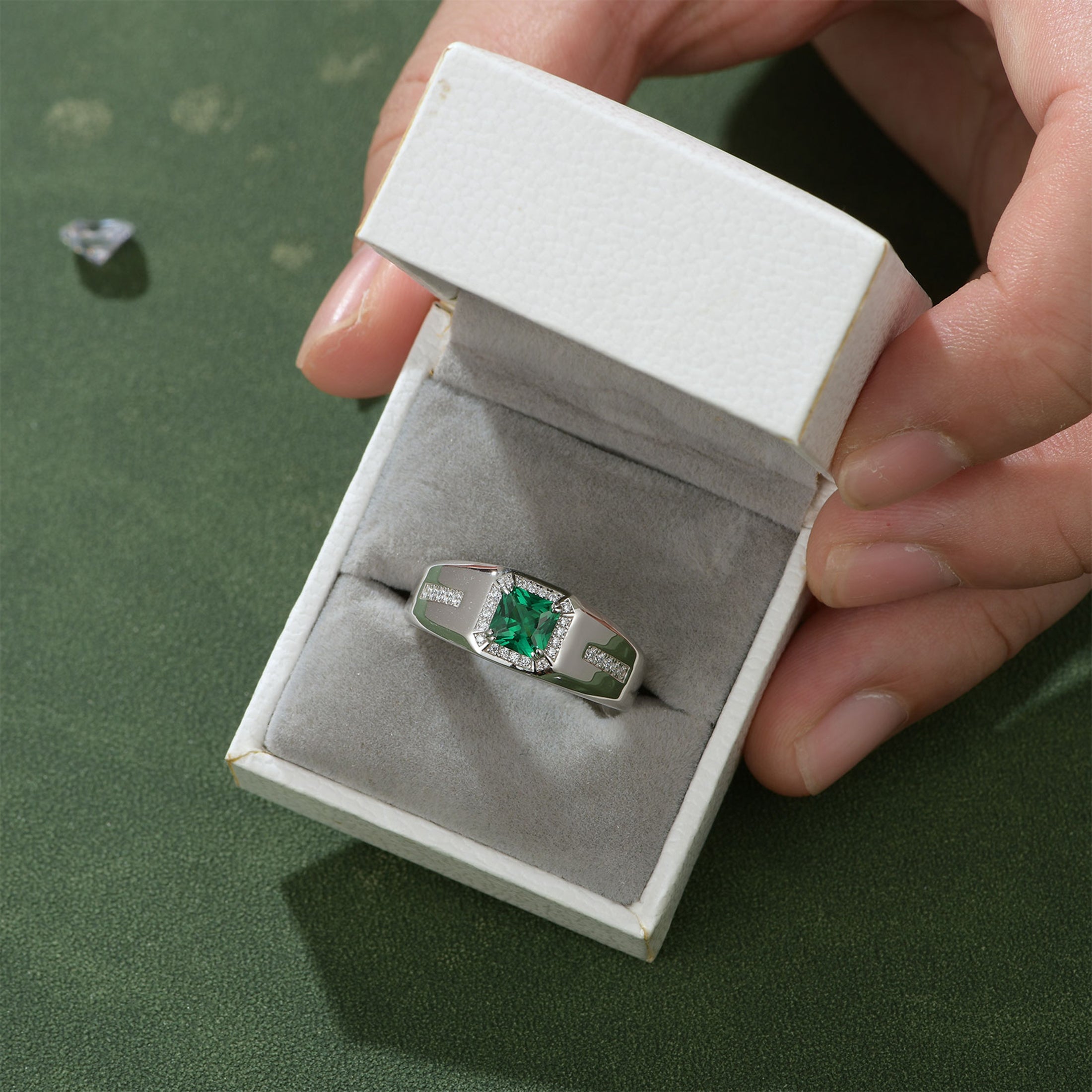 Blongme Jewelry Trendy Men Engagement Rings 925 Sterling Silver 6*6mm 1.25 CT Princess Cut Green Cubic Zirconia Wedding Band for Him Ring Size 8-12