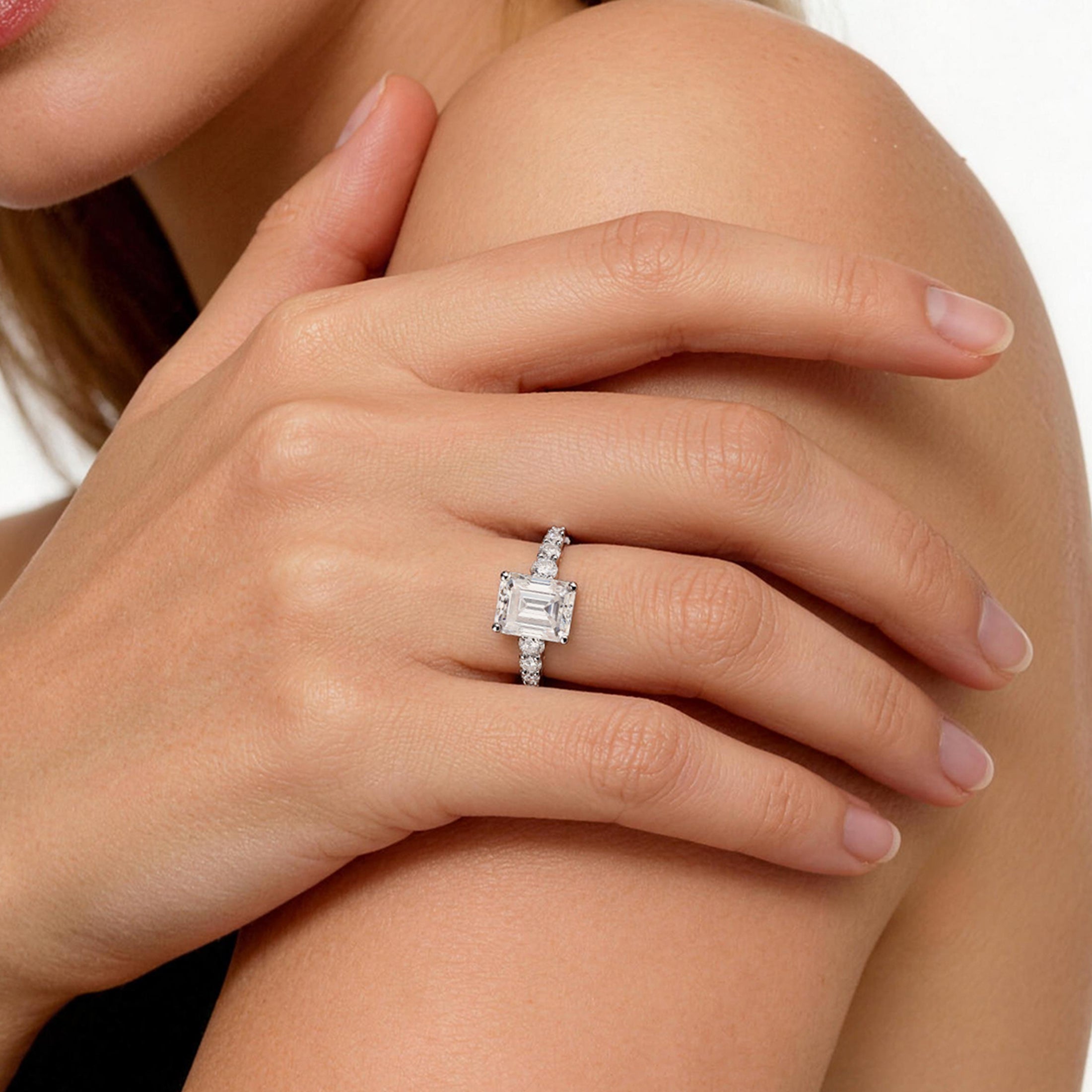 Blongme Moissanite Engagement Rings for Women 8 x 10 mm 4.0 Ct Emerald Cut D Color VVS1 Wedding Ring
