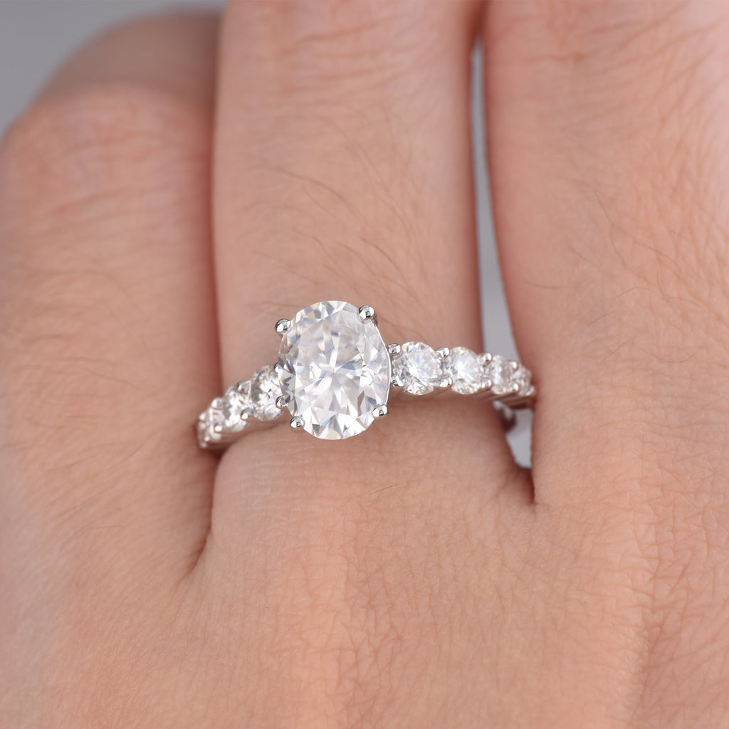 Blongme Moissanite Engagement Rings for Women 7 x 9 mm 2.0 Ct Oval Cut D Color VVS1 Wedding Ring